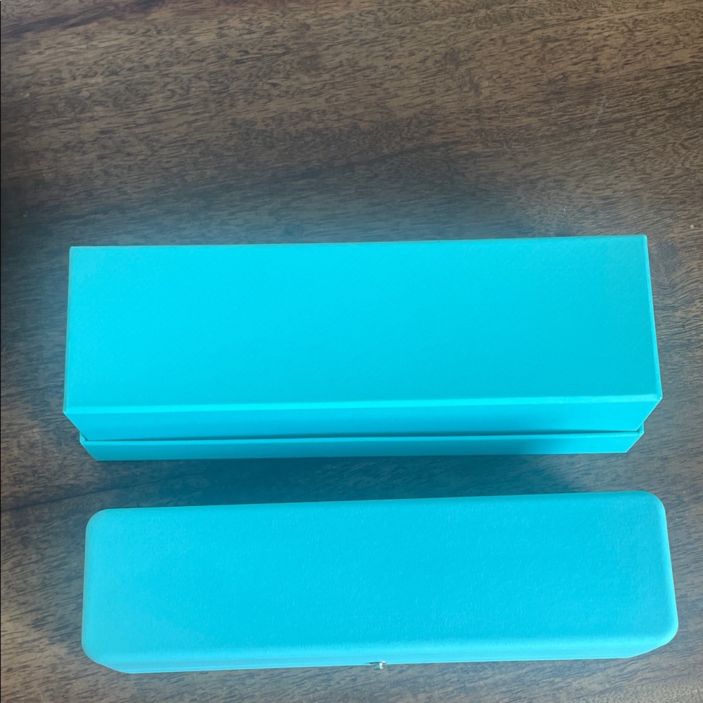 Tiffany & Co. Robin's Egg Blue Bracelet Box - Picture 3 of 4